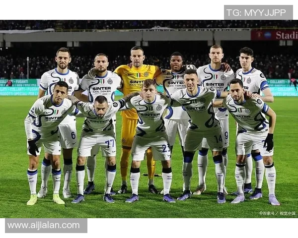 30号球星谁的足球队阵容解析及其在球队中的关键作用 30号球星谁的足球队阵容解析及其在球队中的关键作用